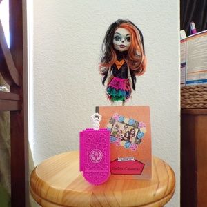 Monster High Travel Scaris Skelita Calaveras Doll